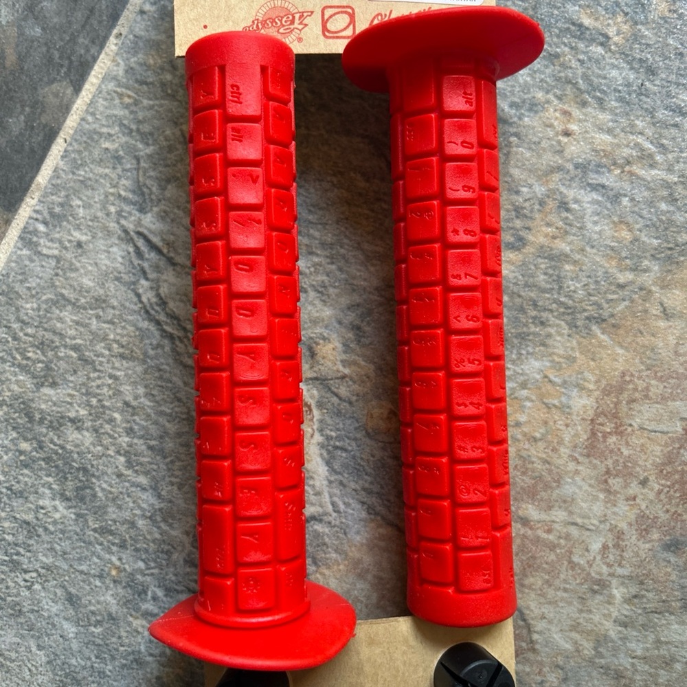 Odyssey Aaron Ross V1 Keyboard Grips (w/ flange) - FIRE ENGINE RED